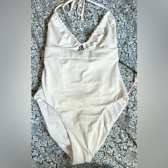 Becca Candice Convertible One Piece Swimsuit - Picture 5 of 9